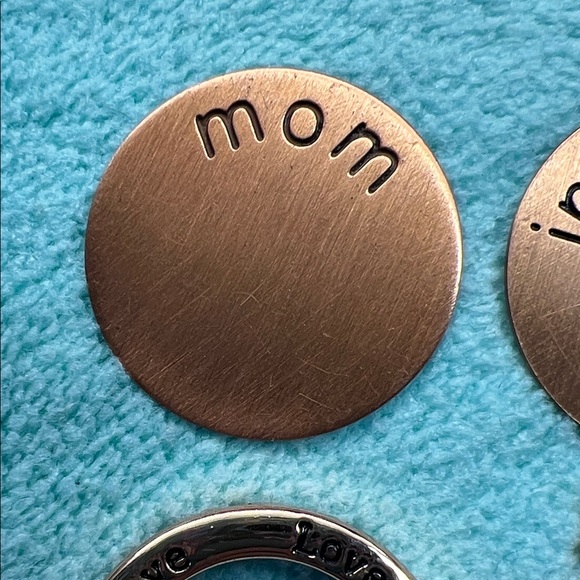 Floating Locket Charm Coin - Picture 2 of 7